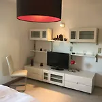 Apartman Zur Waldauer Hoehe Mit 3 Sz, 120qm & 40qm Balkon Schleusingen