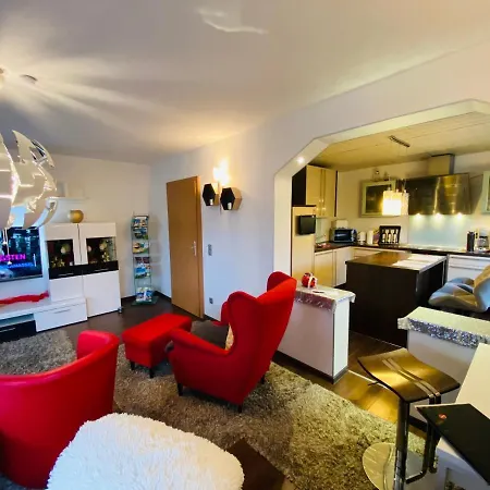Apartment Zur Waldauer Hoehe Mit 3 Sz, 120qm & 40qm Balkon