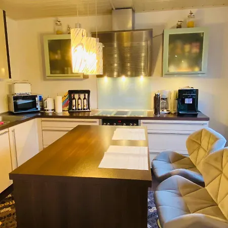 Appartement Zur Waldauer Hoehe Mit 3 Sz, 120qm & 40qm Balkon