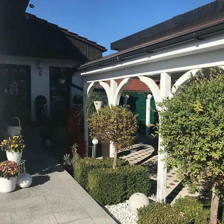 Zur Waldauer Hoehe Mit 3 Sz, 120qm & 40qm Balkon Apartmán *