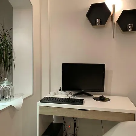 Appartement Zur Waldauer Hoehe Mit 3 Sz, 120qm & 40qm Balkon Schleusingen