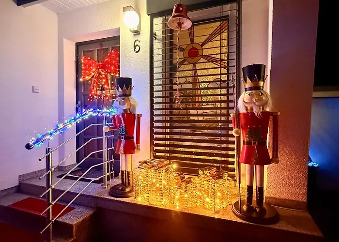 Zur Waldauer Hoehe Mit 3 Sz, 120qm & 40qm Balkon Schleusingen