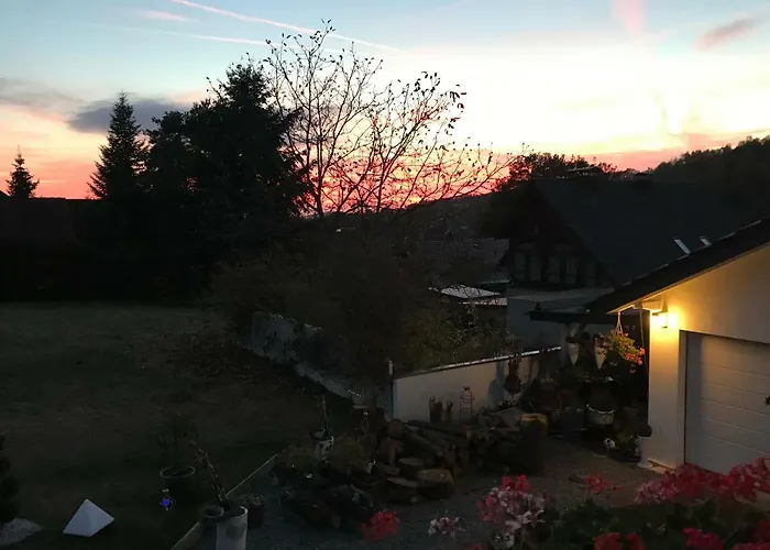 Zur Waldauer Hoehe Mit 3 Sz, 120qm & 40qm Balkon Appartamento Schleusingen